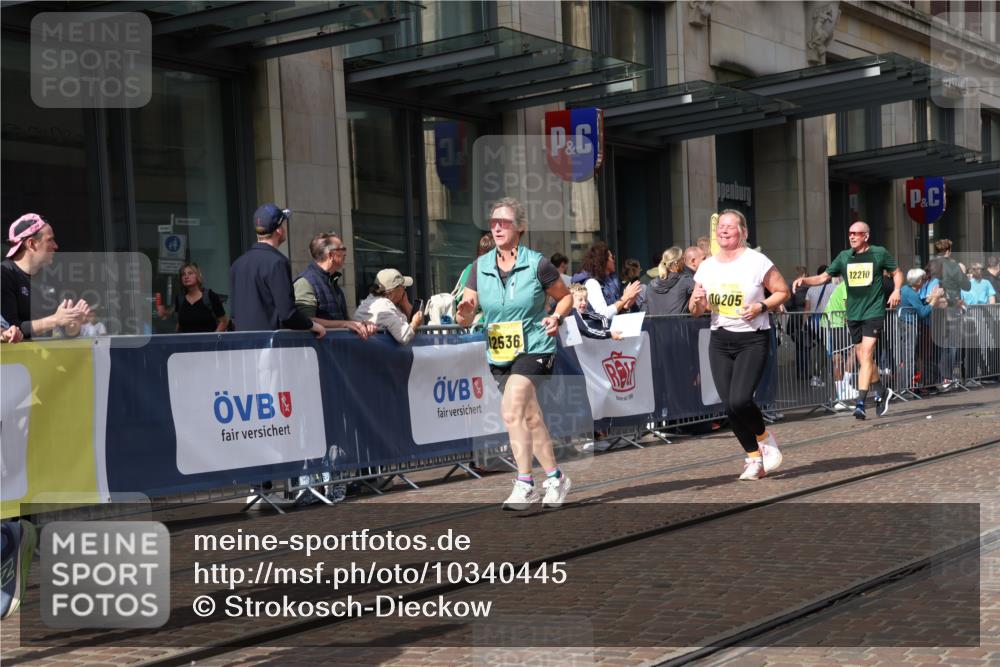 13.09.2026 - 21. swb-Marathon Bremen Strokosch-Dieckow http://msf.ph/oto/10340445 13.09.2026 11:07:13 Ziel 10138, 10205, 10279, 10280, 10363, 10364, 10488, 10501, 10505, 10580, 10595, 10695, 10748, 10907, 10935, 11123, 11223, 11417, 11643, 11767, 11865, 11899, 11917, 11924, 11934, 12020, 12167, 12168, 12173, 12194, 12210, 12266, 12277, 12419, 12509, 12536, 10156, 10360, 11100, 11246, 11257, 11393, 11439, 11600, 11684, 11696, 11759, 11822, 11823, 12255 meine-sportfotos.de