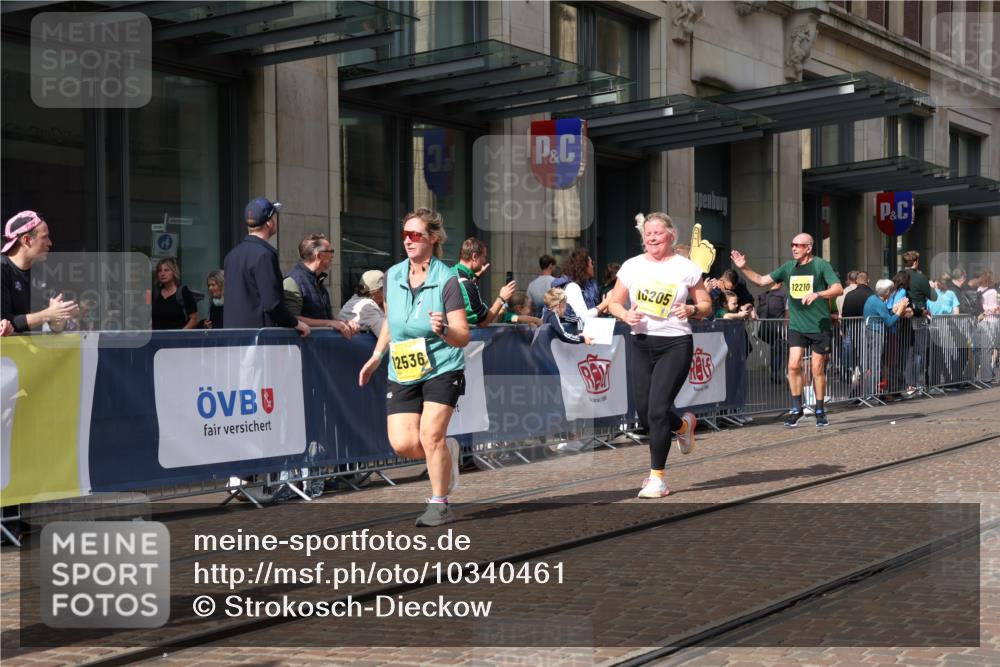 13.09.2026 - 21. swb-Marathon Bremen Strokosch-Dieckow http://msf.ph/oto/10340461 13.09.2026 11:07:13 Ziel 10138, 10205, 10279, 10280, 10363, 10364, 10488, 10501, 10505, 10580, 10595, 10695, 10748, 10907, 10935, 11123, 11223, 11417, 11643, 11767, 11865, 11899, 11917, 11924, 11934, 12020, 12167, 12168, 12173, 12194, 12210, 12266, 12277, 12419, 12509, 12536, 10156, 10360, 11100, 11246, 11257, 11393, 11439, 11600, 11684, 11696, 11759, 11822, 11823, 12255 meine-sportfotos.de