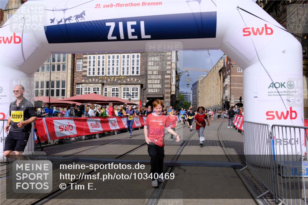 13.09.2026 - 21. swb-Marathon Bremen Tim E. http://msf.ph/oto/10340469 13.09.2026 11:10:24 Ziel 10299, 10435, 10751, 10963, 11119, 11732, 11933, 12117, 12207, 12293 meine-sportfotos.de