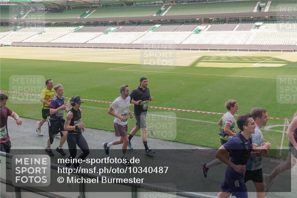 13.09.2026 - 21. swb-Marathon Bremen Michael Burmester http://msf.ph/oto/10340487 13.09.2026 13:21:10 Laufen im Stadion 128, 258, 351, 423, 441, 464, 601, 620, 704, 782, 851, 1060, 1066, 1094, 1129, 1158, 1177, 1316, 1344, 1409, 1417, 1439, 1446, 1518, 1676, 1697, 1729, 1756, 1808, 1815, 1846, 1916, 2010, 2028, 2064, 2139, 2201, 2258, 2278, 2349, 2394, 2395, 2414, 2417, 2437, 2501, 2519, 2533, 2551, 2588, 2652, 2694, 2695, 2736, 2756, 2793, 2828, 2886, 2954, 2995, 3004, 3010, 3017, 3018, 3022, 3034, 3035, 3036, 3037, 3059, 3070, 3074, 3102, 3139, 3144, 3225, 3264, 3310 meine-sportfotos.de