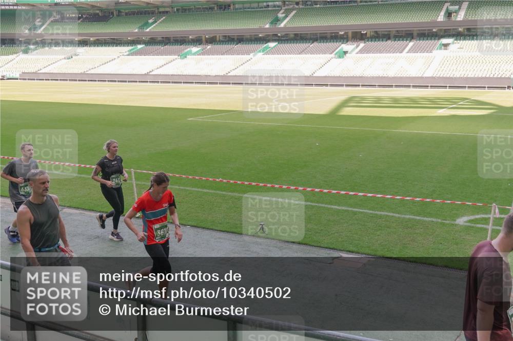 13.09.2026 - 21. swb-Marathon Bremen Michael Burmester http://msf.ph/oto/10340502 13.09.2026 13:21:13 Laufen im Stadion 128, 258, 351, 423, 441, 464, 601, 620, 704, 782, 851, 1060, 1066, 1094, 1129, 1158, 1177, 1316, 1344, 1409, 1417, 1439, 1446, 1518, 1676, 1697, 1729, 1756, 1808, 1815, 1846, 2010, 2028, 2064, 2139, 2201, 2258, 2278, 2349, 2394, 2395, 2414, 2417, 2437, 2501, 2519, 2533, 2551, 2588, 2652, 2694, 2695, 2736, 2756, 2793, 2828, 2886, 2954, 2995, 3004, 3010, 3017, 3018, 3022, 3034, 3035, 3036, 3037, 3059, 3070, 3074, 3102, 3139, 3144, 3225, 3264, 3310 meine-sportfotos.de
