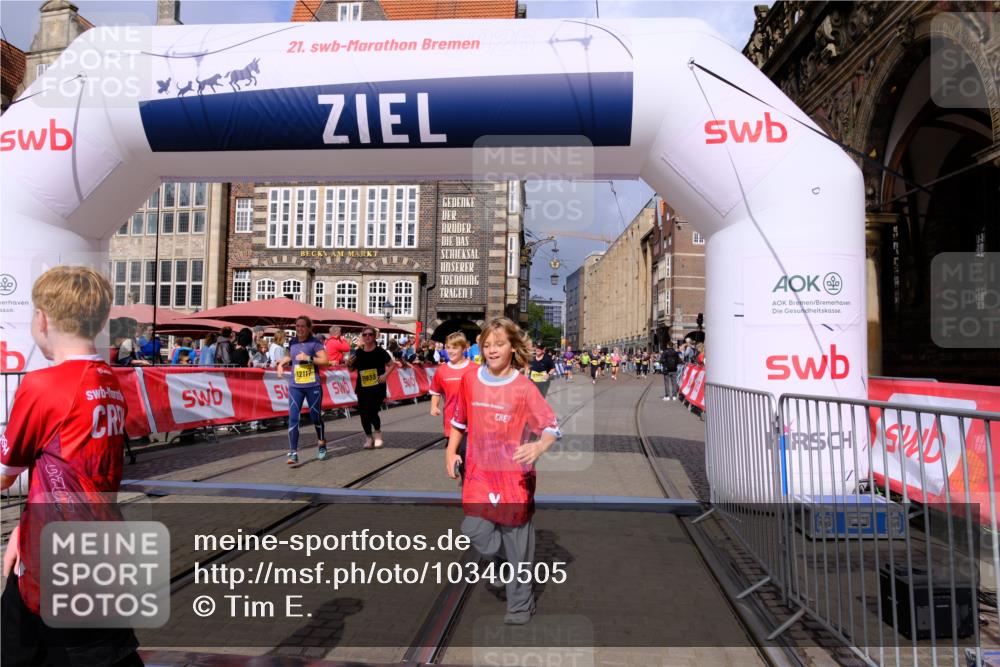 13.09.2026 - 21. swb-Marathon Bremen Tim E. http://msf.ph/oto/10340505 13.09.2026 11:10:26 Ziel 10299, 10751, 10963, 11119, 11725, 11732, 11933, 12117, 12207, 12293 meine-sportfotos.de