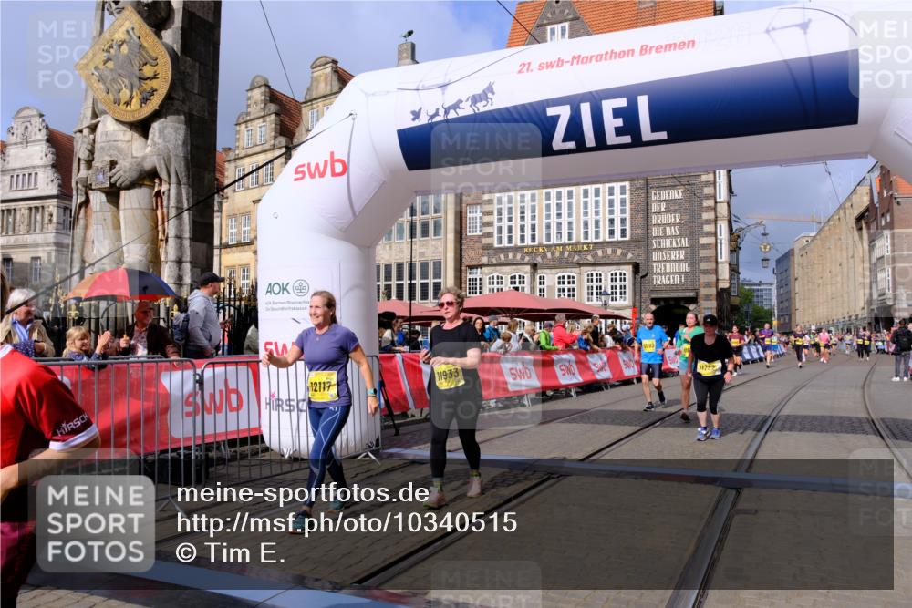 13.09.2026 - 21. swb-Marathon Bremen Tim E. http://msf.ph/oto/10340515 13.09.2026 11:10:28 Ziel 10299, 10362, 10751, 10963, 11382, 11725, 11732, 11933, 12117, 12207, 12293 meine-sportfotos.de