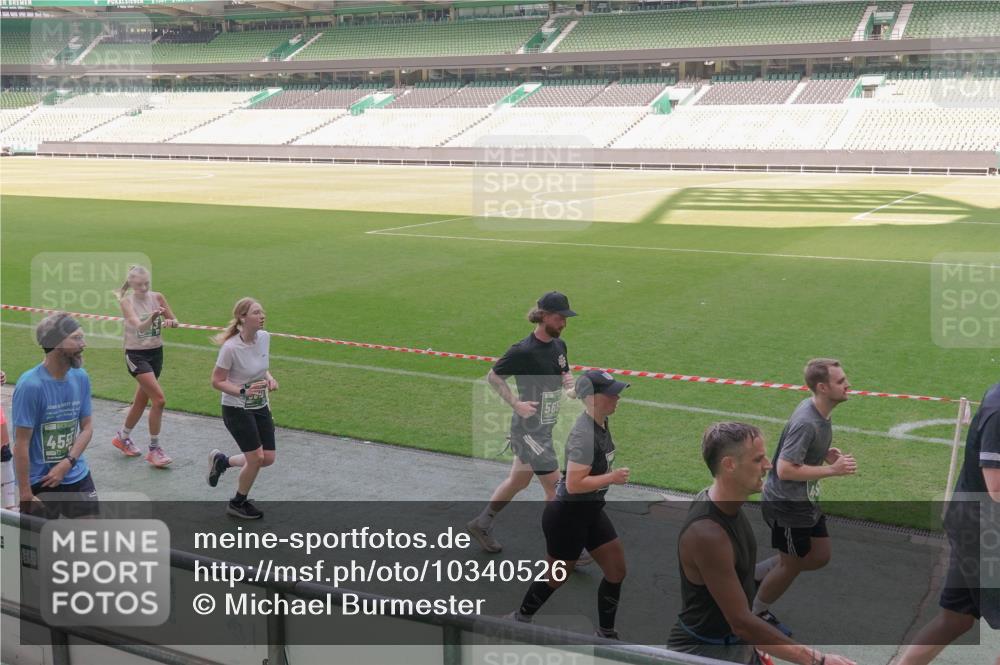 13.09.2026 - 21. swb-Marathon Bremen Michael Burmester http://msf.ph/oto/10340526 13.09.2026 13:21:16 Laufen im Stadion 128, 258, 351, 423, 441, 464, 601, 620, 704, 782, 851, 1060, 1066, 1094, 1129, 1158, 1177, 1316, 1344, 1409, 1417, 1439, 1446, 1518, 1676, 1697, 1729, 1756, 1808, 1815, 1846, 2010, 2028, 2064, 2139, 2201, 2258, 2278, 2349, 2394, 2395, 2414, 2417, 2437, 2501, 2519, 2533, 2551, 2588, 2652, 2660, 2694, 2695, 2736, 2756, 2793, 2828, 2886, 2954, 2964, 2995, 3004, 3010, 3017, 3018, 3022, 3034, 3035, 3036, 3037, 3059, 3070, 3074, 3102, 3139, 3144, 3225, 3264, 3310 meine-sportfotos.de