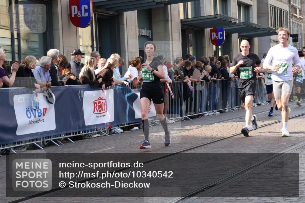 13.09.2026 - 21. swb-Marathon Bremen Strokosch-Dieckow http://msf.ph/oto/10340542 13.09.2026 13:27:21 Ziel 323, 440, 534, 593, 762, 857, 940, 1006, 1373, 1574, 1932, 2345, 2668, 2686, 3013, 3135, 3460, 3521, 3970, 4421, 4496, 4593, 4744, 5081, 5220, 5290, 5358, 5557, 5616, 6067, 6306, 6522, 7042, 7110, 7138, 7358, 8351, 9494, 9727, 13198, 242, 1493, 1494, 2454, 3273, 3385, 3496, 4121, 4397, 4558, 4563, 5358, 6071, 6288, 6776, 7072, 7849, 8219, 9159, 9343, 9511, 9760, 9854, 9878, 10112, 10113, 13147 meine-sportfotos.de