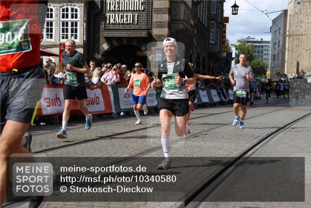 13.09.2026 - 21. swb-Marathon Bremen Strokosch-Dieckow http://msf.ph/oto/10340580 13.09.2026 13:31:53 Ziel 310, 922, 1600, 1627, 2602, 2707, 3152, 3343, 3392, 3579, 3858, 3859, 4164, 4258, 4273, 4692, 4889, 5375, 5426, 5504, 5979, 6039, 6062, 6100, 6147, 6193, 6581, 6602, 6968, 6971, 7001, 7032, 7608, 7941, 8042, 8205, 8206, 8239, 8339, 8364, 8495, 8522, 9155, 9293, 9568, 9903, 2310, 2934, 3946, 4797, 4979, 6116, 7526, 8048, 8610, 8970, 9640 meine-sportfotos.de