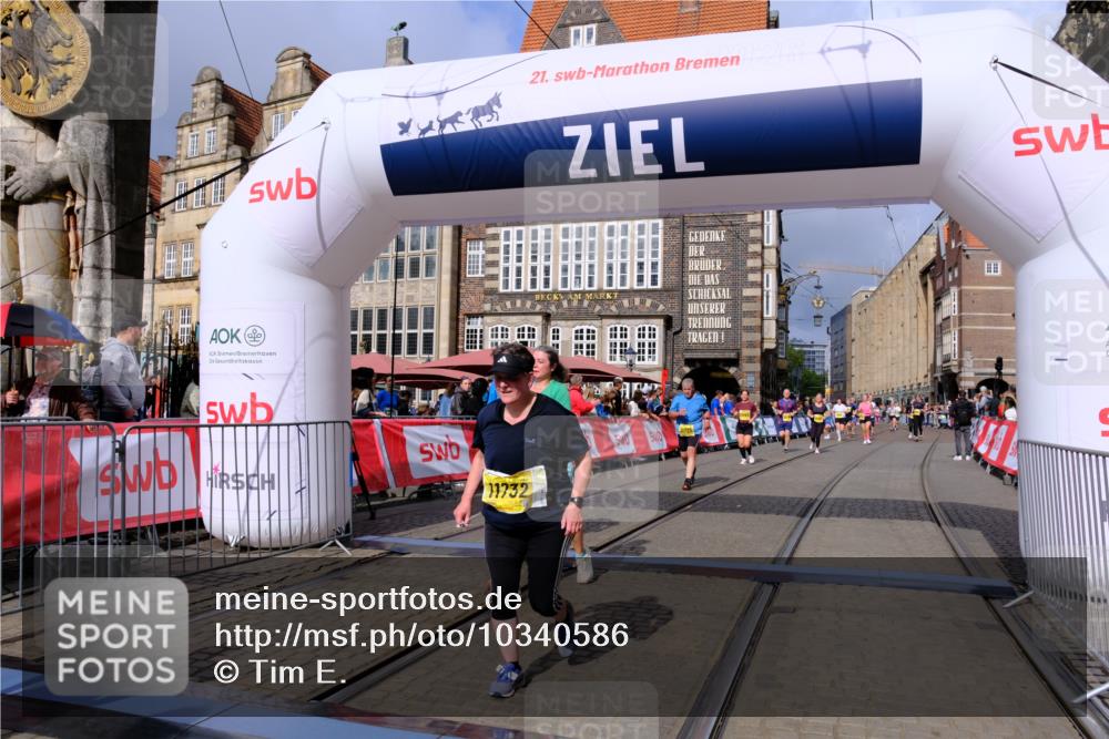 13.09.2026 - 21. swb-Marathon Bremen Tim E. http://msf.ph/oto/10340586 13.09.2026 11:10:30 Ziel 10361, 10362, 10751, 10963, 11080, 11382, 11725, 11732, 11933, 12117, 12207, 12293 meine-sportfotos.de