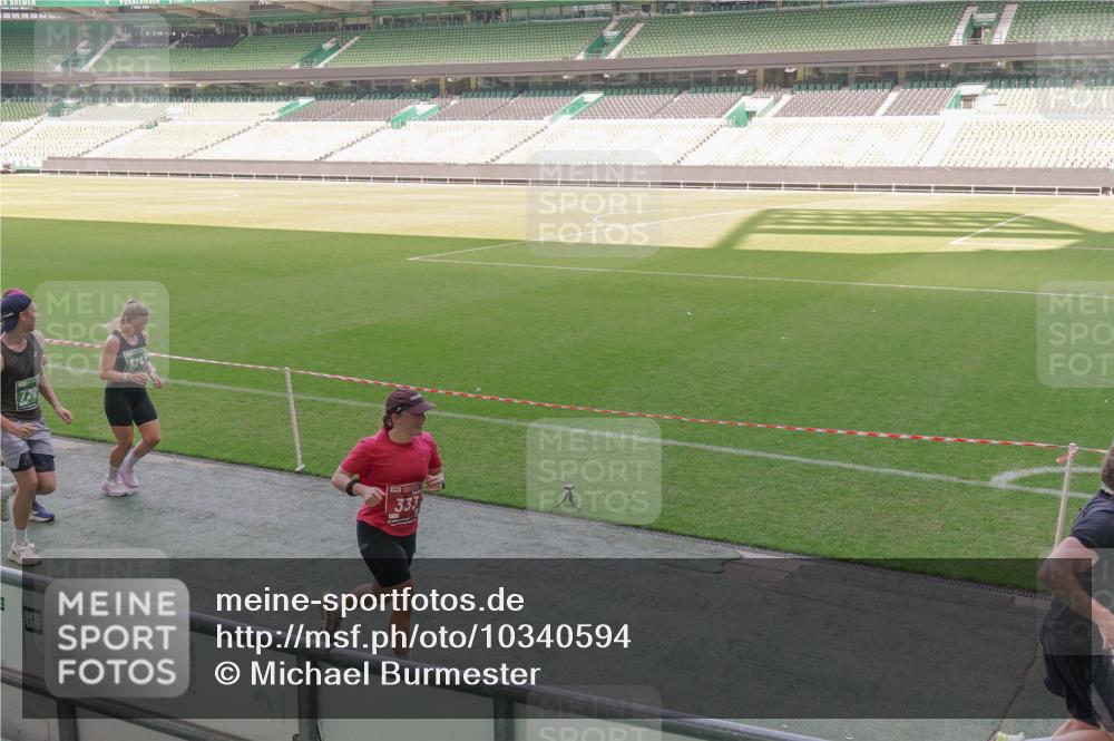 13.09.2026 - 21. swb-Marathon Bremen Michael Burmester http://msf.ph/oto/10340594 13.09.2026 13:21:27 Laufen im Stadion 128, 258, 343, 351, 423, 441, 601, 620, 704, 782, 851, 1060, 1094, 1129, 1158, 1177, 1316, 1344, 1409, 1417, 1439, 1446, 1518, 1669, 1676, 1697, 1729, 1756, 1808, 1815, 1846, 2010, 2028, 2064, 2139, 2201, 2258, 2278, 2290, 2349, 2394, 2395, 2414, 2417, 2437, 2501, 2519, 2533, 2551, 2588, 2619, 2632, 2652, 2660, 2694, 2695, 2736, 2793, 2828, 2886, 2954, 2964, 2995, 3004, 3010, 3017, 3018, 3022, 3034, 3035, 3036, 3037, 3070, 3074, 3102, 3139, 3144, 3225, 3264, 3310, 3682 meine-sportfotos.de