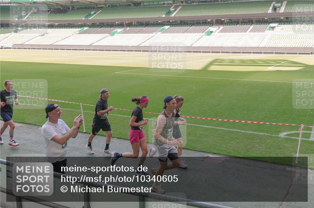 13.09.2026 - 21. swb-Marathon Bremen Michael Burmester http://msf.ph/oto/10340605 13.09.2026 13:21:28 Laufen im Stadion 128, 258, 343, 351, 423, 441, 601, 620, 704, 782, 851, 1060, 1094, 1129, 1158, 1177, 1316, 1344, 1409, 1417, 1439, 1446, 1518, 1669, 1676, 1697, 1729, 1756, 1808, 1815, 1846, 2010, 2064, 2139, 2201, 2258, 2278, 2290, 2349, 2394, 2395, 2414, 2417, 2437, 2501, 2519, 2533, 2551, 2588, 2619, 2632, 2652, 2660, 2694, 2695, 2736, 2793, 2828, 2886, 2954, 2964, 2995, 3004, 3010, 3017, 3018, 3022, 3034, 3035, 3036, 3037, 3070, 3074, 3102, 3139, 3144, 3225, 3264, 3310, 3682 meine-sportfotos.de
