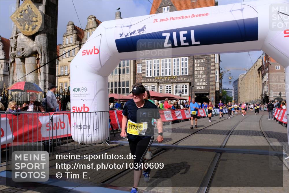 13.09.2026 - 21. swb-Marathon Bremen Tim E. http://msf.ph/oto/10340609 13.09.2026 11:10:30 Ziel 10361, 10362, 10751, 10963, 11080, 11382, 11725, 11732, 11933, 12117, 12207, 12293 meine-sportfotos.de