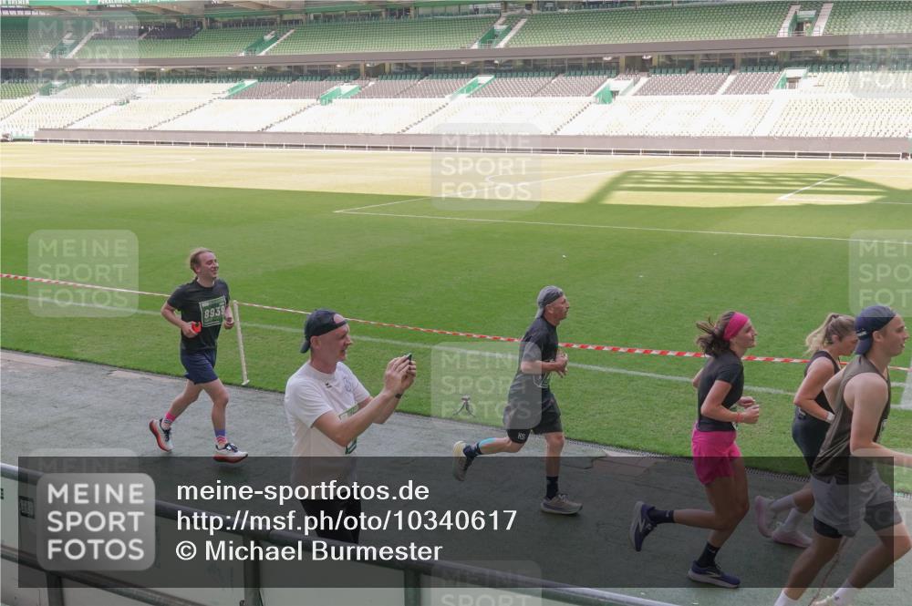 13.09.2026 - 21. swb-Marathon Bremen Michael Burmester http://msf.ph/oto/10340617 13.09.2026 13:21:29 Laufen im Stadion 128, 258, 343, 351, 423, 441, 601, 620, 704, 782, 851, 1060, 1094, 1129, 1158, 1177, 1316, 1344, 1409, 1417, 1439, 1446, 1518, 1669, 1676, 1697, 1729, 1756, 1808, 1815, 1846, 2010, 2064, 2139, 2201, 2258, 2278, 2290, 2349, 2394, 2395, 2414, 2417, 2437, 2501, 2519, 2533, 2551, 2588, 2619, 2632, 2652, 2660, 2694, 2695, 2736, 2793, 2828, 2886, 2954, 2964, 2995, 3004, 3010, 3017, 3018, 3022, 3034, 3035, 3036, 3037, 3070, 3074, 3102, 3139, 3144, 3225, 3264, 3310, 3682 meine-sportfotos.de
