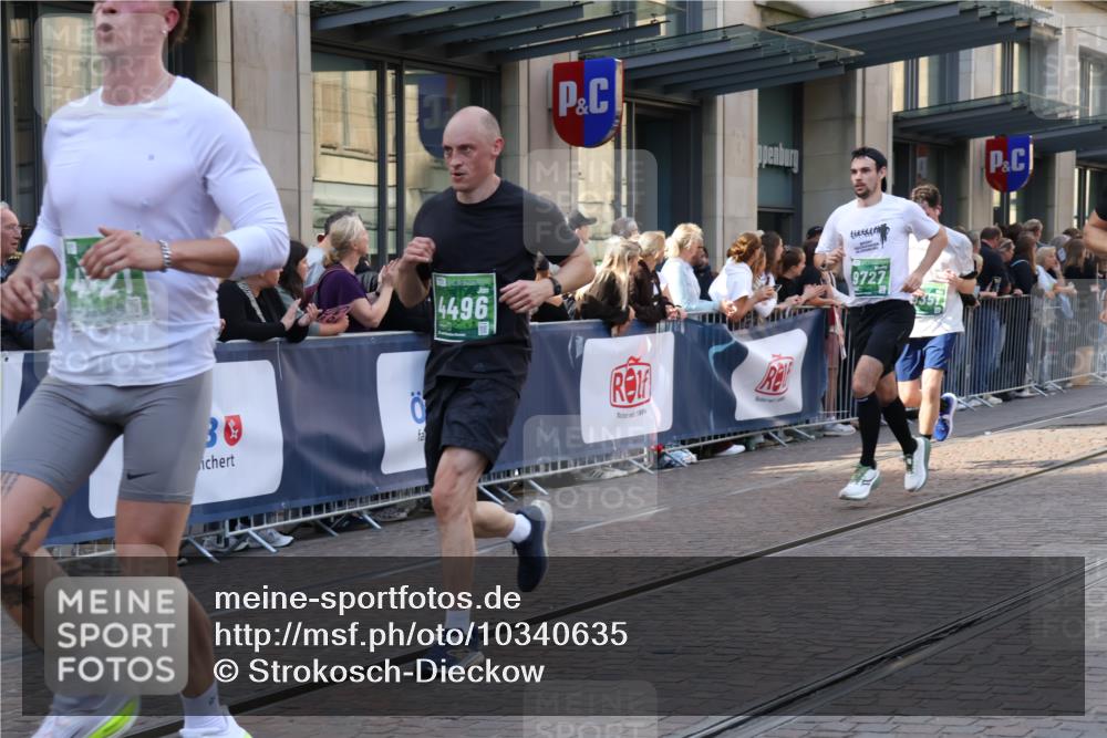 13.09.2026 - 21. swb-Marathon Bremen Strokosch-Dieckow http://msf.ph/oto/10340635 13.09.2026 13:27:24 Ziel 323, 440, 534, 762, 857, 940, 1006, 1373, 1574, 1932, 2345, 2668, 2686, 3013, 3135, 3460, 3521, 3576, 3970, 4106, 4133, 4265, 4421, 4496, 4593, 4744, 5081, 5557, 6067, 6468, 6522, 7042, 7110, 7138, 7358, 8351, 9494, 9727, 13198, 242, 593, 1373, 1493, 1494, 2454, 3273, 3385, 3496, 4121, 4397, 4558, 4563, 5220, 5290, 5358, 5616, 6071, 6288, 6306, 6776, 7072, 7110, 7849, 8219, 9159, 9343, 9760, 9878, 10112, 10113, 13147 meine-sportfotos.de