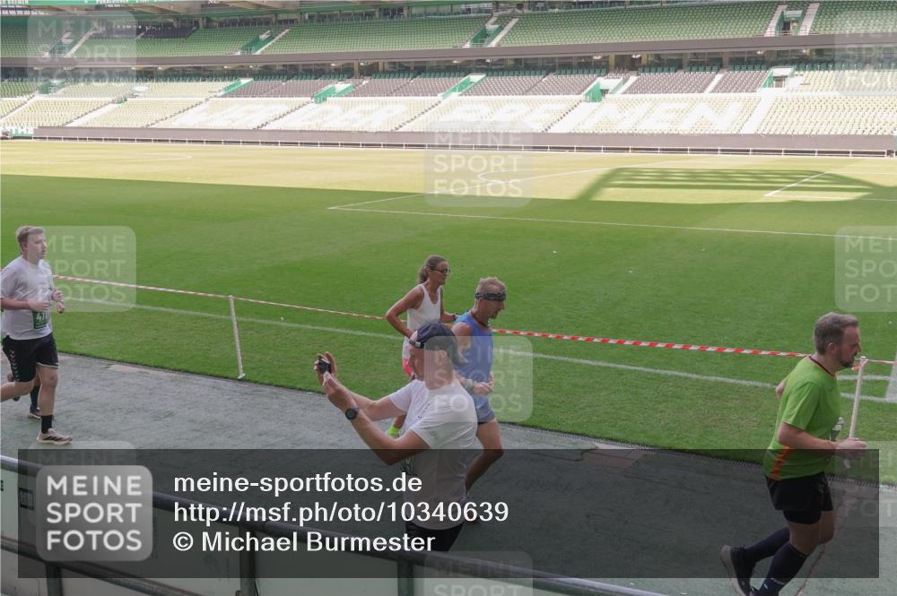 13.09.2026 - 21. swb-Marathon Bremen Michael Burmester http://msf.ph/oto/10340639 13.09.2026 13:21:32 Laufen im Stadion 128, 258, 343, 351, 423, 441, 601, 620, 704, 782, 851, 1060, 1094, 1129, 1158, 1177, 1316, 1344, 1409, 1417, 1439, 1446, 1518, 1669, 1676, 1697, 1729, 1756, 1808, 1815, 1846, 2010, 2064, 2139, 2201, 2258, 2278, 2290, 2349, 2394, 2395, 2414, 2417, 2437, 2501, 2519, 2533, 2551, 2588, 2619, 2632, 2652, 2660, 2685, 2694, 2695, 2736, 2793, 2828, 2886, 2954, 2964, 2995, 3004, 3010, 3017, 3018, 3022, 3034, 3035, 3036, 3037, 3070, 3074, 3102, 3139, 3144, 3225, 3264, 3682 meine-sportfotos.de
