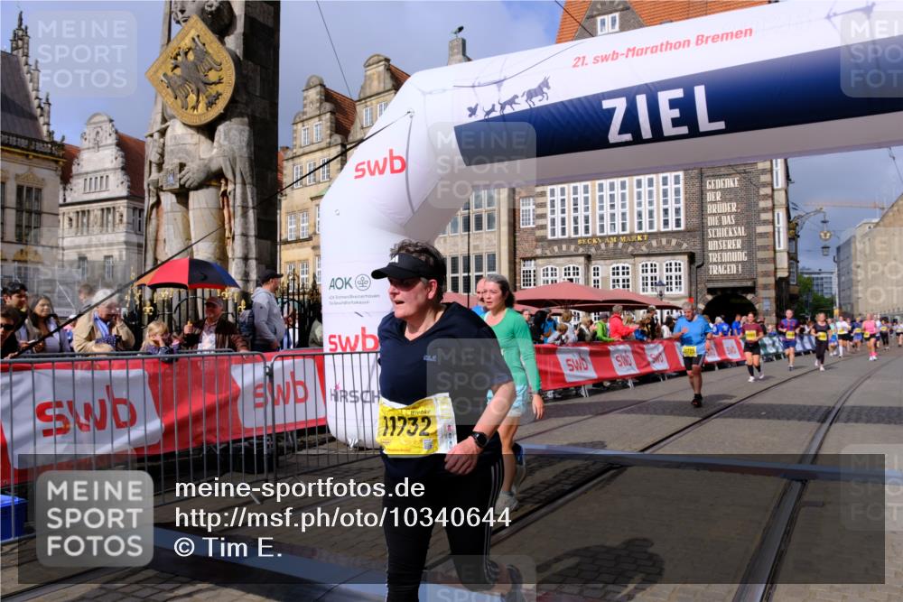 13.09.2026 - 21. swb-Marathon Bremen Tim E. http://msf.ph/oto/10340644 13.09.2026 11:10:31 Ziel 10361, 10362, 10706, 10751, 10963, 11080, 11382, 11725, 11732, 11933, 12117, 12207, 12293 meine-sportfotos.de
