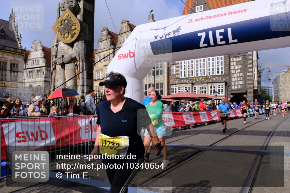 13.09.2026 - 21. swb-Marathon Bremen Tim E. http://msf.ph/oto/10340654 13.09.2026 11:10:31 Ziel 10361, 10362, 10706, 10751, 10963, 11080, 11382, 11725, 11732, 11933, 12117, 12207, 12293 meine-sportfotos.de