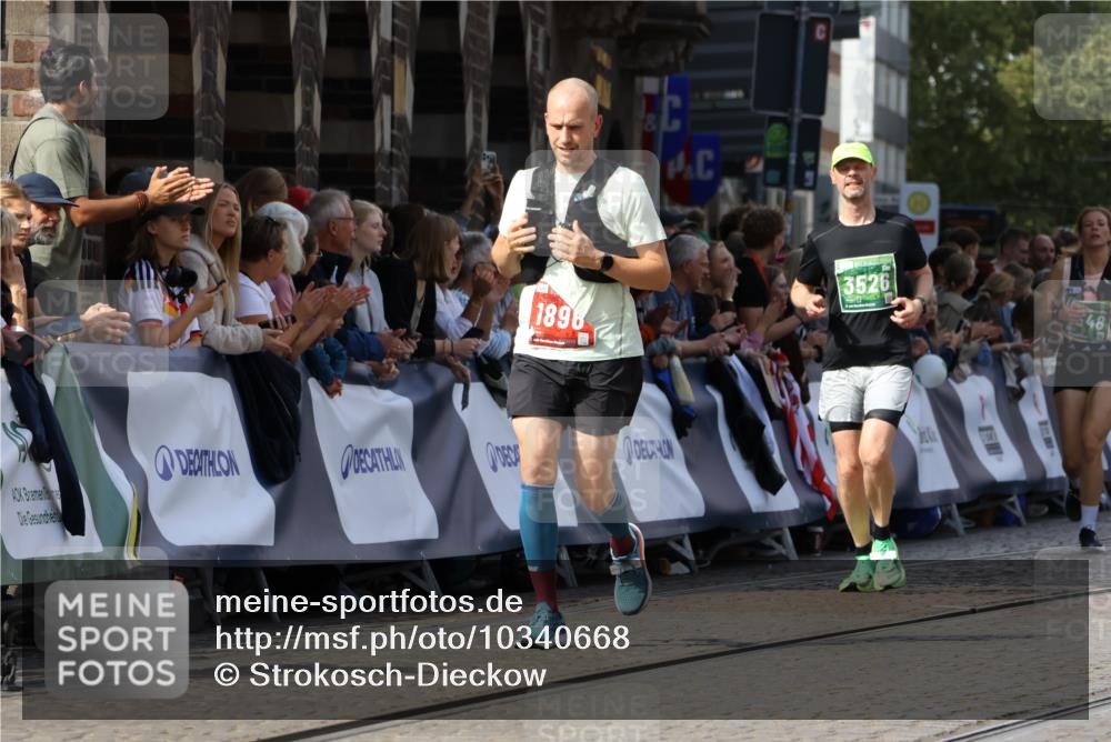 13.09.2026 - 21. swb-Marathon Bremen Strokosch-Dieckow http://msf.ph/oto/10340668 13.09.2026 13:26:28 Ziel 1896, 2062, 2666, 3248, 3516, 3983, 4476, 4723, 4724, 5558, 5854, 5906, 5934, 6605, 6886, 8361, 8592, 8635, 9266, 9794, 1368, 2779, 3526, 3852, 4077, 4598, 6289, 6375, 6548, 9260 meine-sportfotos.de