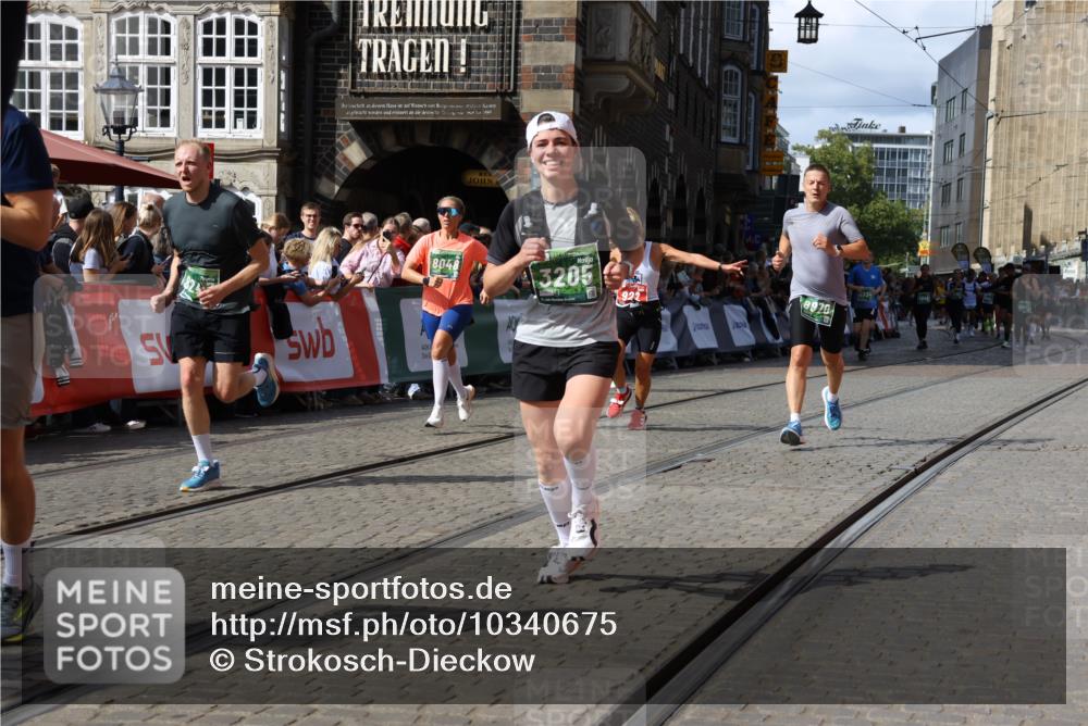 13.09.2026 - 21. swb-Marathon Bremen Strokosch-Dieckow http://msf.ph/oto/10340675 13.09.2026 13:31:53 Ziel 310, 922, 1600, 1627, 2602, 2707, 3152, 3343, 3392, 3579, 3858, 3859, 4164, 4258, 4273, 4692, 4889, 5375, 5426, 5504, 5979, 6039, 6062, 6100, 6147, 6193, 6581, 6602, 6968, 6971, 7001, 7032, 7608, 7941, 8042, 8205, 8206, 8239, 8339, 8364, 8495, 8522, 9155, 9293, 9568, 9903, 2310, 2934, 3946, 4797, 4979, 6116, 7526, 8048, 8610, 8970, 9640 meine-sportfotos.de