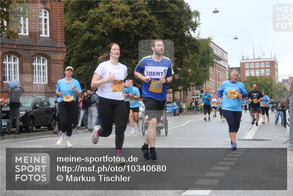 13.09.2026 - Kiel Lauf Markus Tischler http://msf.ph/oto/10340680 13.09.2026 11:06:56 Fleethörn 4444, 9967, 8933, 9102 meine-sportfotos.de