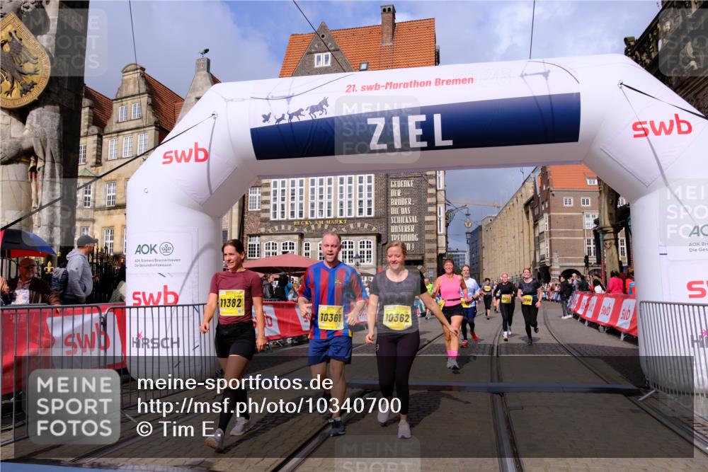 13.09.2026 - 21. swb-Marathon Bremen Tim E. http://msf.ph/oto/10340700 13.09.2026 11:10:37 Ziel 10002, 10169, 10361, 10362, 10706, 10719, 10791, 10890, 10963, 11080, 11382, 11725, 11732, 11933, 11957, 11982, 12117, 12227, 12293, 12454, 12550 meine-sportfotos.de