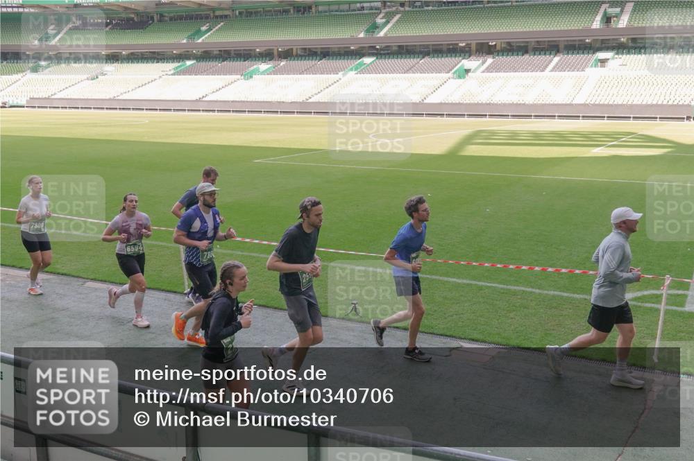 13.09.2026 - 21. swb-Marathon Bremen Michael Burmester http://msf.ph/oto/10340706 13.09.2026 13:21:40 Laufen im Stadion 128, 258, 343, 351, 423, 441, 601, 620, 704, 782, 851, 1060, 1094, 1158, 1177, 1316, 1344, 1409, 1417, 1439, 1446, 1518, 1657, 1669, 1676, 1697, 1729, 1808, 1846, 2010, 2064, 2139, 2201, 2258, 2278, 2290, 2349, 2394, 2395, 2414, 2417, 2437, 2501, 2519, 2551, 2588, 2619, 2632, 2652, 2660, 2685, 2711, 2736, 2793, 2828, 2886, 2954, 2964, 2995, 3004, 3010, 3017, 3018, 3022, 3034, 3035, 3036, 3037, 3070, 3074, 3102, 3139, 3144, 3225, 3264, 3351, 3682, 3784, 1506 meine-sportfotos.de