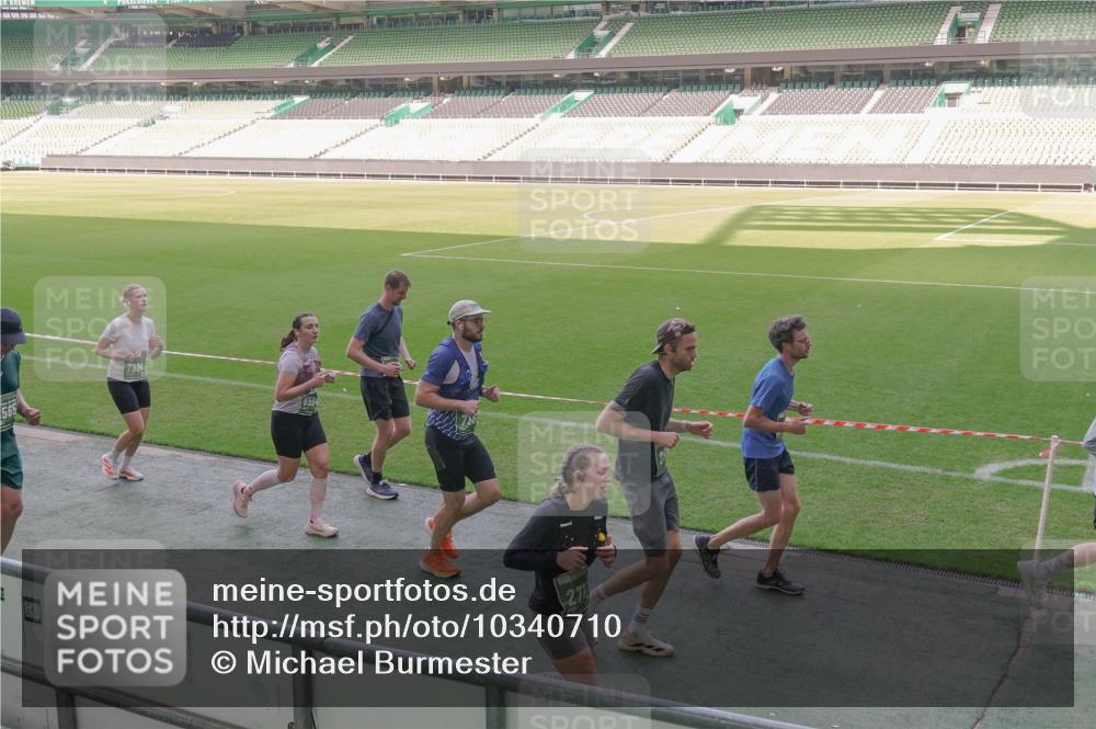 13.09.2026 - 21. swb-Marathon Bremen Michael Burmester http://msf.ph/oto/10340710 13.09.2026 13:21:40 Laufen im Stadion 128, 258, 343, 351, 423, 441, 601, 620, 704, 782, 851, 1060, 1094, 1158, 1177, 1316, 1344, 1409, 1417, 1439, 1446, 1518, 1657, 1669, 1676, 1697, 1729, 1808, 1846, 2010, 2064, 2139, 2201, 2258, 2278, 2290, 2349, 2394, 2395, 2414, 2417, 2437, 2501, 2519, 2551, 2588, 2619, 2632, 2652, 2660, 2685, 2711, 2736, 2793, 2828, 2886, 2954, 2964, 2995, 3004, 3010, 3017, 3018, 3022, 3034, 3035, 3036, 3037, 3070, 3074, 3102, 3139, 3144, 3225, 3264, 3351, 3682, 3784, 1506 meine-sportfotos.de