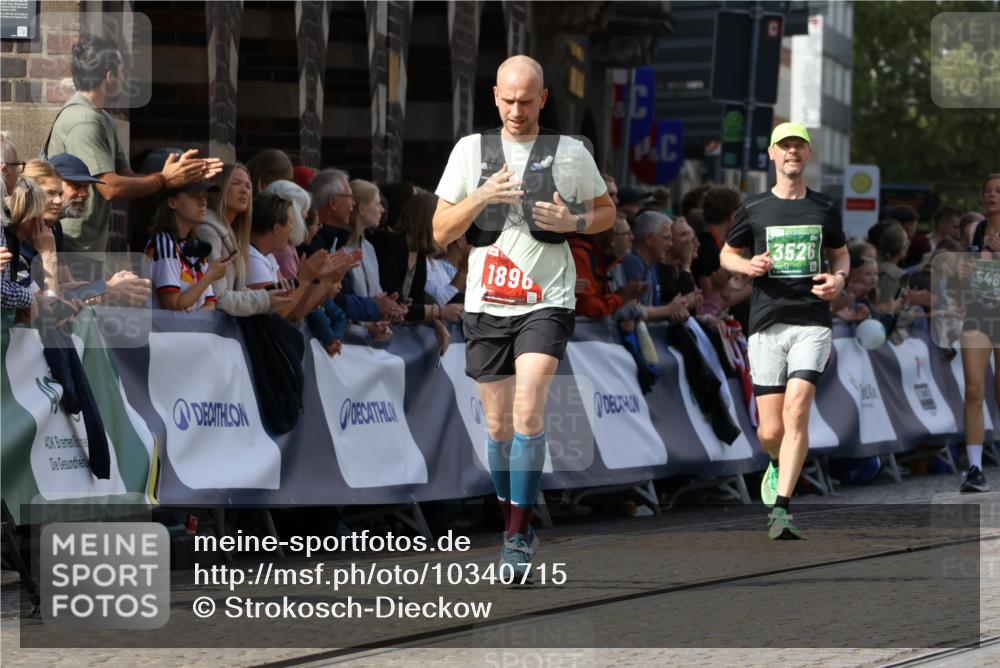 13.09.2026 - 21. swb-Marathon Bremen Strokosch-Dieckow http://msf.ph/oto/10340715 13.09.2026 13:26:28 Ziel 1896, 2062, 2666, 3248, 3516, 3983, 4476, 4723, 4724, 5558, 5854, 5906, 5934, 6605, 6886, 8361, 8592, 8635, 9266, 9794, 1368, 2779, 3526, 3852, 4077, 4598, 6289, 6375, 6548, 9260 meine-sportfotos.de