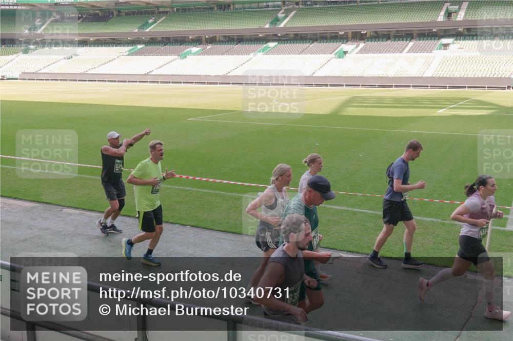 13.09.2026 - 21. swb-Marathon Bremen Michael Burmester http://msf.ph/oto/10340731 13.09.2026 13:21:42 Laufen im Stadion 128, 258, 343, 351, 423, 441, 601, 620, 704, 782, 851, 1060, 1094, 1158, 1177, 1316, 1344, 1409, 1417, 1439, 1446, 1518, 1657, 1669, 1676, 1697, 1729, 1808, 1846, 1883, 2010, 2064, 2139, 2201, 2258, 2278, 2290, 2349, 2394, 2395, 2414, 2417, 2437, 2501, 2519, 2551, 2588, 2619, 2632, 2652, 2660, 2685, 2711, 2736, 2793, 2828, 2886, 2954, 2964, 2995, 3004, 3010, 3017, 3018, 3022, 3034, 3035, 3036, 3037, 3070, 3074, 3102, 3139, 3144, 3225, 3351, 3682, 3784, 1506 meine-sportfotos.de