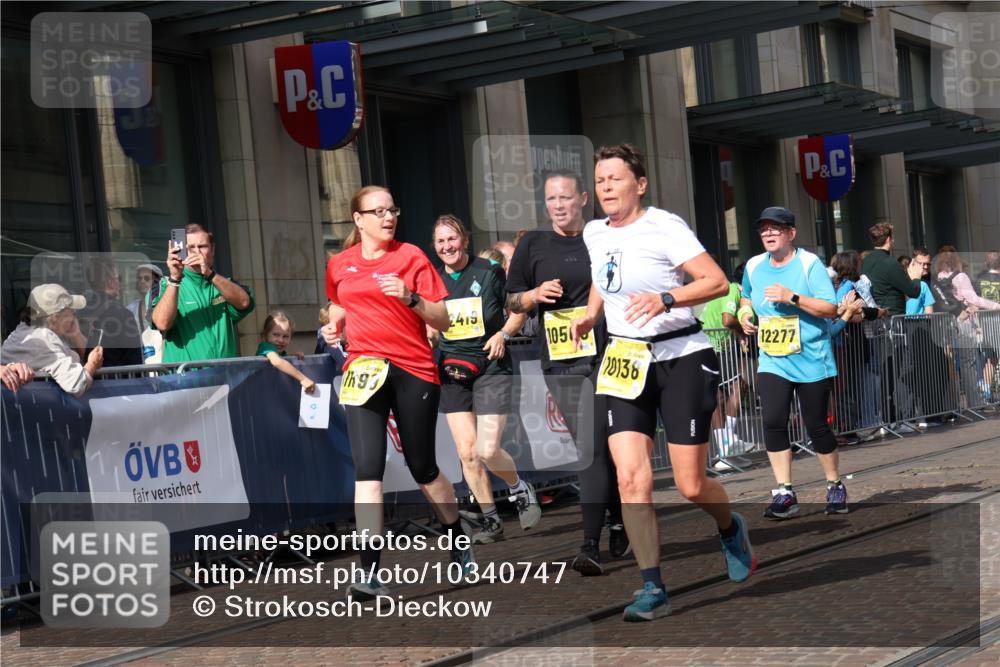 13.09.2026 - 21. swb-Marathon Bremen Strokosch-Dieckow http://msf.ph/oto/10340747 13.09.2026 11:07:19 Ziel 10138, 10279, 10280, 10363, 10364, 10501, 10505, 10580, 10595, 10661, 10695, 10830, 10871, 10907, 10935, 10937, 11037, 11223, 11417, 11515, 11643, 11767, 11865, 11899, 11924, 11934, 12097, 12167, 12168, 12194, 12210, 12277, 12307, 12419, 12509, 10156, 10205, 10360, 10488, 10748, 11100, 11123, 11246, 11257, 11393, 11417, 11439, 11600, 11684, 11696, 11759, 11822, 11823, 11865, 11917, 12020, 12173, 12255, 12266 meine-sportfotos.de