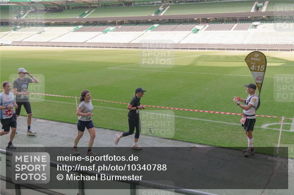 13.09.2026 - 21. swb-Marathon Bremen Michael Burmester http://msf.ph/oto/10340788 13.09.2026 13:21:51 Laufen im Stadion 128, 211, 258, 343, 351, 423, 441, 571, 601, 620, 704, 782, 851, 1060, 1094, 1157, 1158, 1177, 1259, 1316, 1344, 1417, 1439, 1518, 1657, 1669, 1676, 1729, 1808, 1846, 1883, 2139, 2201, 2258, 2278, 2290, 2394, 2395, 2414, 2417, 2437, 2504, 2519, 2551, 2588, 2619, 2632, 2652, 2660, 2685, 2711, 2736, 2793, 2828, 2886, 2954, 2964, 2995, 3004, 3010, 3022, 3034, 3036, 3070, 3074, 3102, 3144, 3225, 3351, 3682, 3784, 4020, 4431, 4584, 1506 meine-sportfotos.de