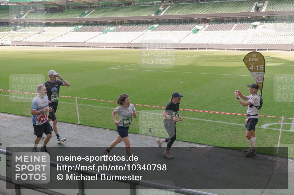 13.09.2026 - 21. swb-Marathon Bremen Michael Burmester http://msf.ph/oto/10340798 13.09.2026 13:21:52 Laufen im Stadion 128, 211, 258, 343, 351, 423, 441, 571, 601, 620, 704, 782, 851, 1060, 1094, 1157, 1158, 1177, 1259, 1316, 1344, 1417, 1439, 1518, 1657, 1669, 1676, 1729, 1808, 1846, 1883, 2139, 2201, 2258, 2278, 2290, 2394, 2395, 2414, 2417, 2437, 2504, 2519, 2551, 2588, 2619, 2632, 2652, 2660, 2685, 2711, 2736, 2793, 2828, 2886, 2954, 2964, 2995, 3004, 3010, 3022, 3034, 3036, 3070, 3074, 3102, 3144, 3225, 3351, 3682, 3784, 4020, 4431, 4584, 1506 meine-sportfotos.de
