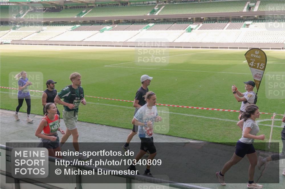 13.09.2026 - 21. swb-Marathon Bremen Michael Burmester http://msf.ph/oto/10340809 13.09.2026 13:21:53 Laufen im Stadion 128, 160, 211, 258, 343, 351, 423, 441, 571, 601, 620, 704, 782, 851, 1060, 1094, 1157, 1158, 1177, 1259, 1316, 1344, 1417, 1439, 1518, 1657, 1669, 1676, 1729, 1808, 1846, 1883, 2139, 2201, 2258, 2278, 2290, 2394, 2395, 2414, 2417, 2437, 2504, 2519, 2551, 2588, 2619, 2632, 2652, 2660, 2685, 2711, 2736, 2793, 2828, 2886, 2954, 2964, 2995, 3004, 3010, 3022, 3034, 3070, 3074, 3102, 3144, 3225, 3351, 3682, 3784, 4020, 4431, 4584, 1506 meine-sportfotos.de