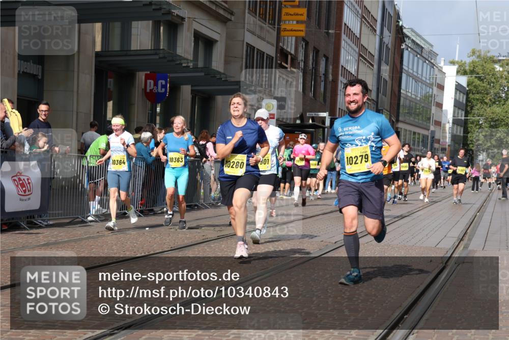 13.09.2026 - 21. swb-Marathon Bremen Strokosch-Dieckow http://msf.ph/oto/10340843 13.09.2026 11:07:23 Ziel 10138, 10279, 10280, 10363, 10364, 10501, 10505, 10580, 10595, 10661, 10674, 10830, 10871, 10907, 10935, 10937, 11037, 11223, 11515, 11643, 11899, 11924, 11934, 12024, 12097, 12167, 12168, 12194, 12277, 12307, 12419, 12509, 12511, 12512, 10156, 10205, 10360, 10488, 10695, 10748, 11100, 11123, 11246, 11393, 11417, 11439, 11600, 11684, 11696, 11759, 11767, 11822, 11823, 11865, 11917, 12020, 12173, 12210, 12255, 12266 meine-sportfotos.de