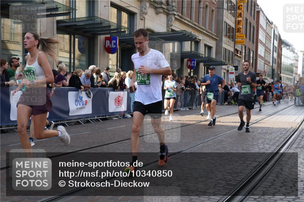 13.09.2026 - 21. swb-Marathon Bremen Strokosch-Dieckow http://msf.ph/oto/10340850 13.09.2026 13:27:31 Ziel 440, 488, 534, 762, 857, 1343, 1456, 1932, 2686, 3013, 3135, 3460, 3480, 3576, 3970, 4106, 4133, 4265, 4421, 4496, 4593, 4744, 5462, 5557, 6067, 6468, 6522, 7042, 7138, 7358, 8188, 8351, 9067, 9145, 9494, 9727, 13069, 13198, 242, 323, 593, 940, 1006, 1373, 1574, 2345, 2668, 3273, 3385, 3460, 3496, 3521, 4558, 5081, 5220, 5290, 5358, 5557, 5616, 6071, 6288, 6306, 6776, 7110, 7849, 8219, 9159, 9343, 9760, 10112, 10113, 13147 meine-sportfotos.de