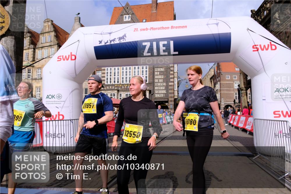 13.09.2026 - 21. swb-Marathon Bremen Tim E. http://msf.ph/oto/10340871 13.09.2026 11:10:42 Ziel 10002, 10169, 10247, 10361, 10362, 10422, 10706, 10719, 10768, 10791, 10890, 10963, 11080, 11300, 11382, 11725, 11957, 11982, 12227, 12293, 12454, 12550 meine-sportfotos.de