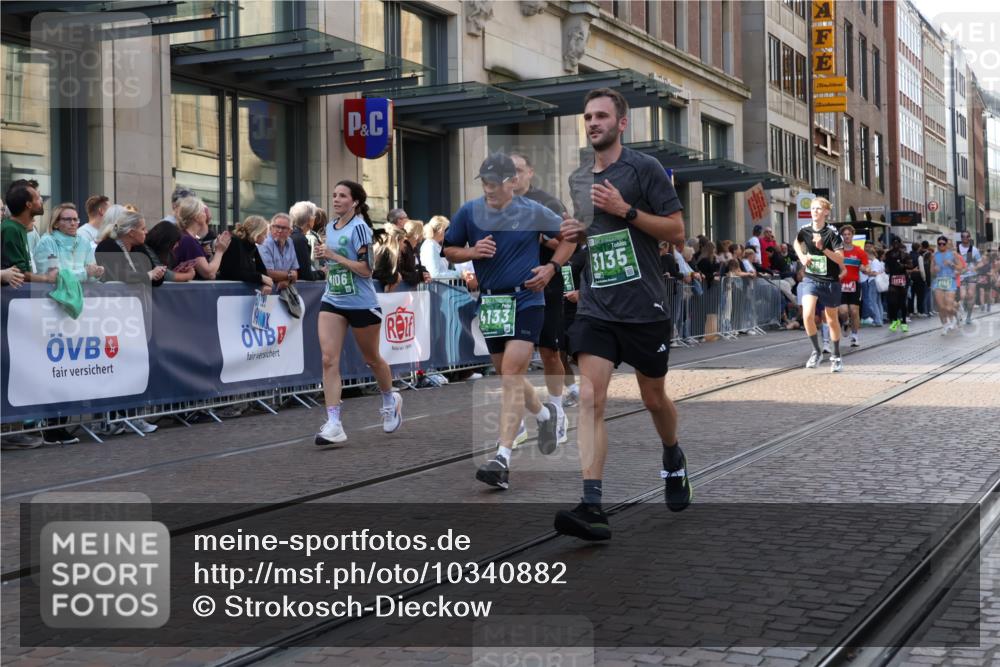 13.09.2026 - 21. swb-Marathon Bremen Strokosch-Dieckow http://msf.ph/oto/10340882 13.09.2026 13:27:32 Ziel 440, 488, 534, 762, 857, 1343, 1456, 1932, 2686, 3013, 3135, 3480, 3576, 3970, 4106, 4133, 4265, 4421, 4496, 4593, 4744, 5462, 6067, 6468, 6522, 7042, 7138, 7358, 8188, 8351, 9067, 9145, 9494, 9727, 13069, 13198, 242, 323, 593, 940, 1006, 1373, 1574, 2345, 2668, 3273, 3385, 3460, 3496, 3521, 4558, 5081, 5220, 5290, 5358, 5557, 5616, 6071, 6288, 6306, 7110, 7849, 8219, 9159, 9343, 9760, 10112, 10113, 13147 meine-sportfotos.de