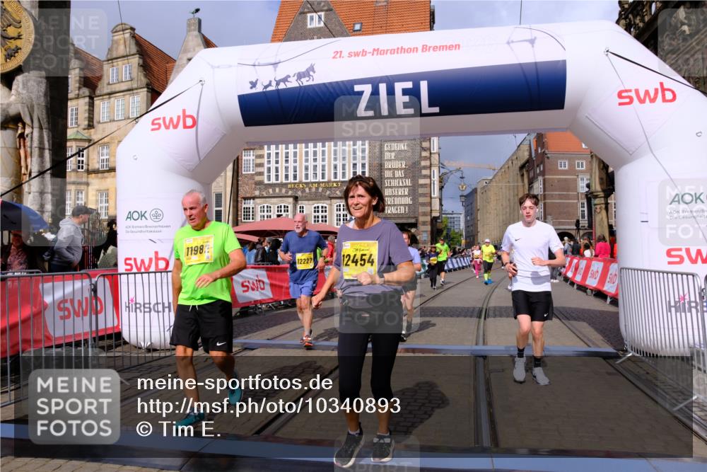 13.09.2026 - 21. swb-Marathon Bremen Tim E. http://msf.ph/oto/10340893 13.09.2026 11:10:45 Ziel 10002, 10169, 10247, 10361, 10362, 10422, 10706, 10719, 10768, 10791, 10890, 11080, 11283, 11298, 11300, 11382, 11725, 11957, 11982, 12183, 12227, 12454, 12550 meine-sportfotos.de