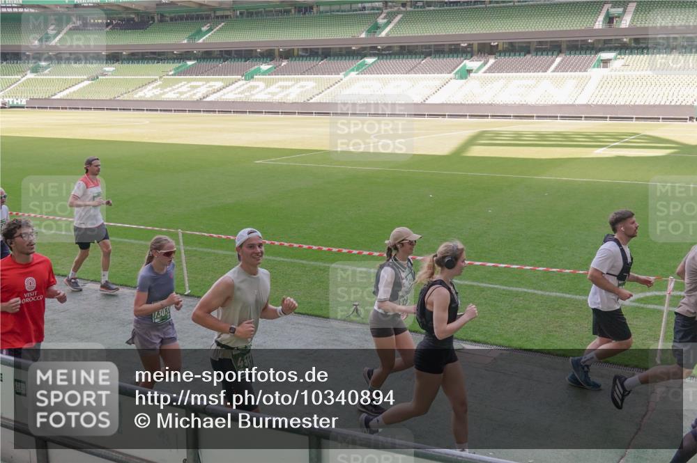 13.09.2026 - 21. swb-Marathon Bremen Michael Burmester http://msf.ph/oto/10340894 13.09.2026 13:22:01 Laufen im Stadion 128, 160, 211, 258, 343, 351, 423, 441, 571, 601, 620, 704, 782, 851, 1060, 1094, 1157, 1158, 1177, 1259, 1316, 1344, 1417, 1439, 1518, 1657, 1669, 1676, 1691, 1729, 1808, 1846, 1883, 2139, 2201, 2258, 2278, 2290, 2394, 2395, 2414, 2437, 2504, 2519, 2551, 2588, 2619, 2632, 2652, 2660, 2685, 2711, 2736, 2793, 2828, 2886, 2954, 2964, 2995, 3004, 3010, 3022, 3034, 3070, 3074, 3102, 3144, 3225, 3351, 3530, 3682, 3784, 4020, 4406, 4407, 4431, 4584, 1506 meine-sportfotos.de
