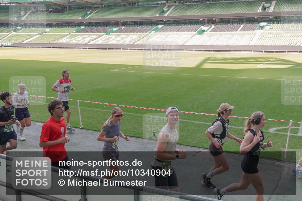 13.09.2026 - 21. swb-Marathon Bremen Michael Burmester http://msf.ph/oto/10340904 13.09.2026 13:22:02 Laufen im Stadion 128, 160, 211, 258, 343, 351, 423, 441, 571, 601, 620, 704, 782, 851, 1060, 1094, 1157, 1158, 1177, 1259, 1316, 1344, 1417, 1439, 1518, 1657, 1669, 1676, 1691, 1729, 1808, 1846, 1883, 2139, 2201, 2258, 2278, 2290, 2394, 2395, 2414, 2437, 2504, 2519, 2551, 2588, 2619, 2632, 2652, 2660, 2685, 2711, 2736, 2793, 2828, 2886, 2954, 2964, 2995, 3004, 3010, 3022, 3034, 3070, 3074, 3102, 3144, 3225, 3351, 3530, 3682, 3784, 4020, 4406, 4407, 4431, 4584, 1506 meine-sportfotos.de