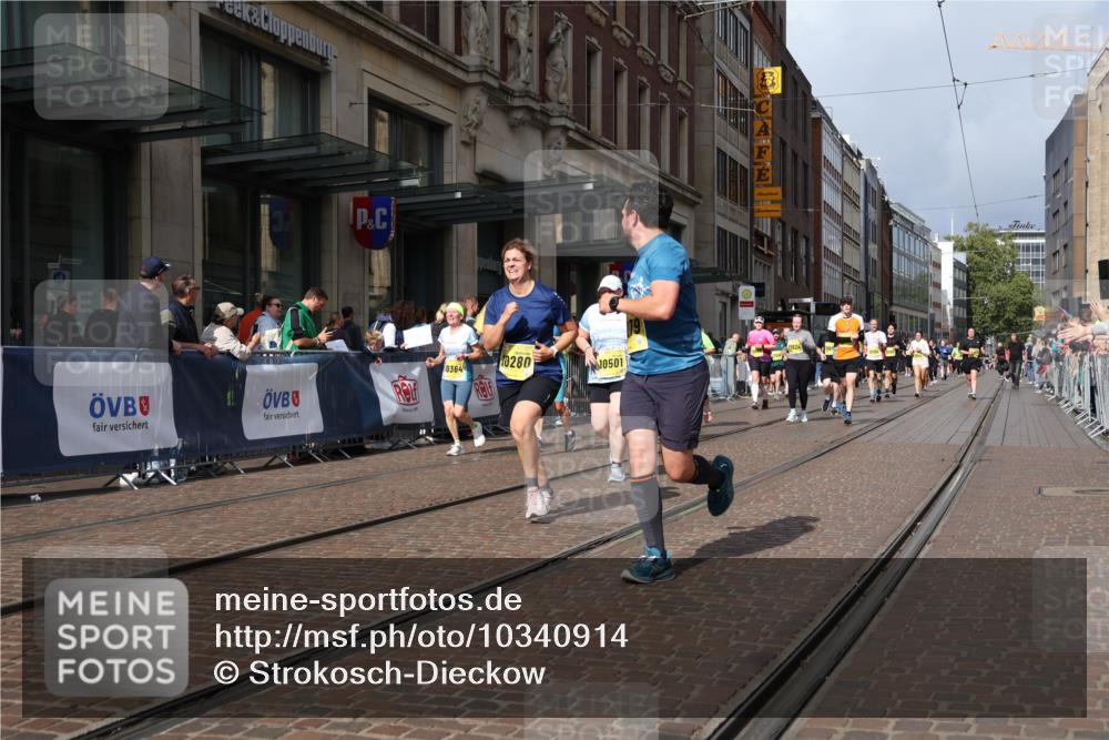 13.09.2026 - 21. swb-Marathon Bremen Strokosch-Dieckow http://msf.ph/oto/10340914 13.09.2026 11:07:24 Ziel 10138, 10279, 10280, 10363, 10364, 10501, 10505, 10580, 10595, 10661, 10674, 10830, 10871, 10907, 10935, 10937, 11037, 11223, 11515, 11643, 11899, 11924, 11934, 12024, 12097, 12167, 12168, 12194, 12277, 12307, 12419, 12509, 12511, 12512, 10156, 10205, 10360, 10488, 10695, 10748, 11100, 11123, 11246, 11393, 11417, 11439, 11600, 11684, 11696, 11759, 11767, 11822, 11823, 11865, 11917, 12020, 12173, 12210, 12255, 12266 meine-sportfotos.de