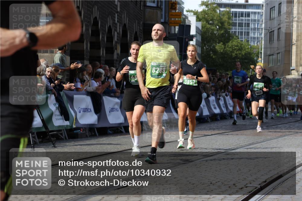 13.09.2026 - 21. swb-Marathon Bremen Strokosch-Dieckow http://msf.ph/oto/10340932 13.09.2026 13:26:40 Ziel 1649, 2434, 2658, 3603, 3983, 4723, 5747, 5854, 5906, 5934, 5992, 6230, 6639, 7626, 8817, 13195, 531, 3076, 3302, 3510, 3852, 3893, 4441, 4598, 4919, 5054, 5937, 5943, 6289, 6314, 6455, 6580, 7246, 7317, 8112, 8303, 9551, 13097 meine-sportfotos.de