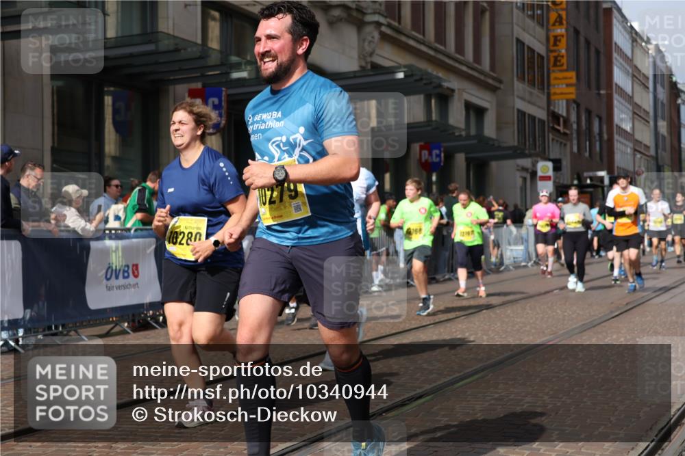 13.09.2026 - 21. swb-Marathon Bremen Strokosch-Dieckow http://msf.ph/oto/10340944 13.09.2026 11:07:25 Ziel 10138, 10279, 10280, 10363, 10364, 10501, 10505, 10580, 10595, 10660, 10661, 10674, 10830, 10871, 10907, 10935, 10937, 11037, 11223, 11515, 11643, 11899, 11924, 11934, 12024, 12097, 12167, 12168, 12194, 12277, 12307, 12419, 12509, 12511, 12512, 10156, 10205, 10360, 10488, 10695, 10748, 11100, 11123, 11246, 11393, 11417, 11439, 11600, 11684, 11696, 11759, 11767, 11822, 11823, 11865, 11917, 12020, 12173, 12210, 12255, 12266 meine-sportfotos.de