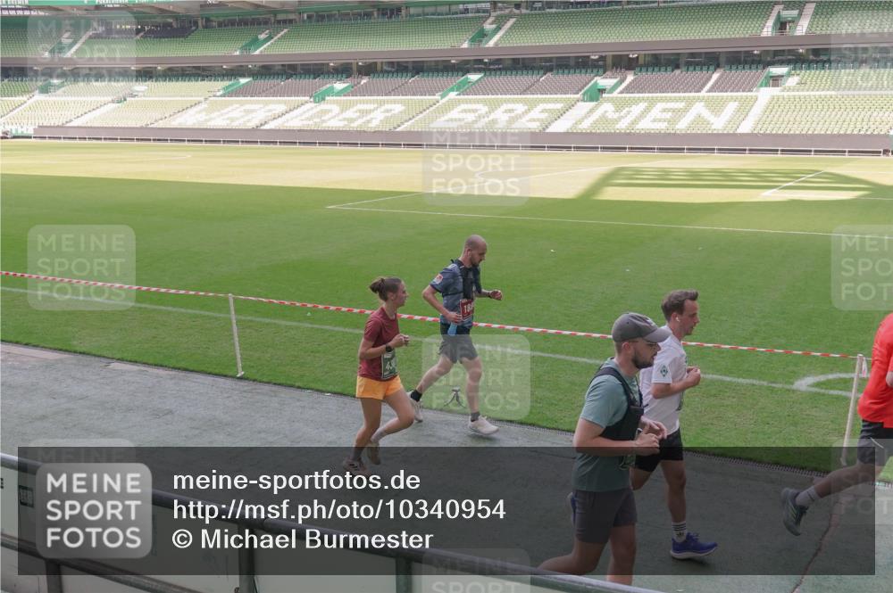 13.09.2026 - 21. swb-Marathon Bremen Michael Burmester http://msf.ph/oto/10340954 13.09.2026 13:22:07 Laufen im Stadion 128, 160, 211, 258, 343, 351, 423, 441, 571, 601, 620, 782, 851, 1060, 1094, 1157, 1158, 1177, 1259, 1316, 1344, 1417, 1439, 1518, 1657, 1669, 1676, 1691, 1729, 1808, 1846, 1883, 2139, 2201, 2258, 2278, 2290, 2414, 2504, 2551, 2619, 2632, 2652, 2660, 2685, 2711, 2736, 2828, 2954, 2964, 2995, 3004, 3010, 3022, 3034, 3070, 3074, 3144, 3225, 3351, 3530, 3682, 3784, 4020, 4054, 4406, 4407, 4431, 4584, 1506 meine-sportfotos.de