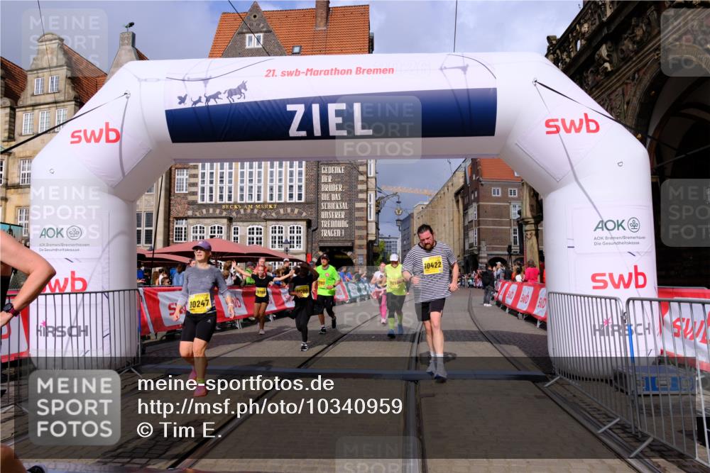 13.09.2026 - 21. swb-Marathon Bremen Tim E. http://msf.ph/oto/10340959 13.09.2026 11:10:48 Ziel 10002, 10169, 10247, 10361, 10362, 10422, 10706, 10719, 10768, 10791, 10890, 11080, 11283, 11298, 11300, 11309, 11382, 11583, 11736, 11957, 11982, 12183, 12227, 12454, 12550 meine-sportfotos.de