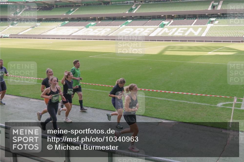 13.09.2026 - 21. swb-Marathon Bremen Michael Burmester http://msf.ph/oto/10340963 13.09.2026 13:22:10 Laufen im Stadion 128, 160, 211, 258, 343, 351, 423, 441, 571, 601, 620, 782, 851, 1060, 1094, 1157, 1158, 1177, 1259, 1316, 1344, 1417, 1439, 1518, 1657, 1669, 1676, 1691, 1729, 1808, 1846, 1883, 2139, 2201, 2213, 2258, 2278, 2290, 2414, 2504, 2551, 2619, 2632, 2652, 2660, 2685, 2711, 2736, 2828, 2954, 2964, 2995, 3004, 3010, 3022, 3034, 3070, 3074, 3144, 3225, 3351, 3530, 3682, 3784, 4020, 4054, 4406, 4407, 4431, 4584, 1506 meine-sportfotos.de