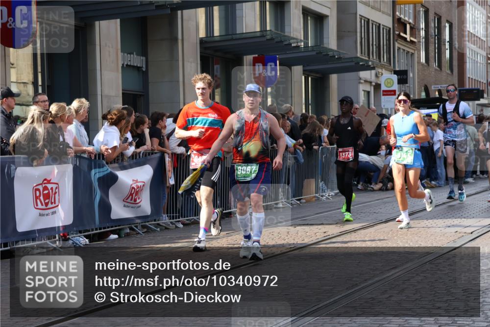 13.09.2026 - 21. swb-Marathon Bremen Strokosch-Dieckow http://msf.ph/oto/10340972 13.09.2026 13:27:36 Ziel 440, 488, 534, 762, 1343, 1456, 1932, 2686, 3135, 3480, 3576, 3970, 4106, 4133, 4265, 4496, 4593, 4744, 5462, 6067, 6468, 6522, 7042, 7138, 7358, 8188, 8351, 8656, 9067, 9145, 9494, 9727, 13069, 13198, 242, 323, 593, 857, 940, 1006, 1373, 1574, 2345, 2668, 2686, 3013, 3273, 3385, 3460, 3496, 3521, 4421, 4593, 5081, 5220, 5290, 5358, 5557, 5616, 6071, 6288, 6306, 7110, 9760, 10113, 13147 meine-sportfotos.de