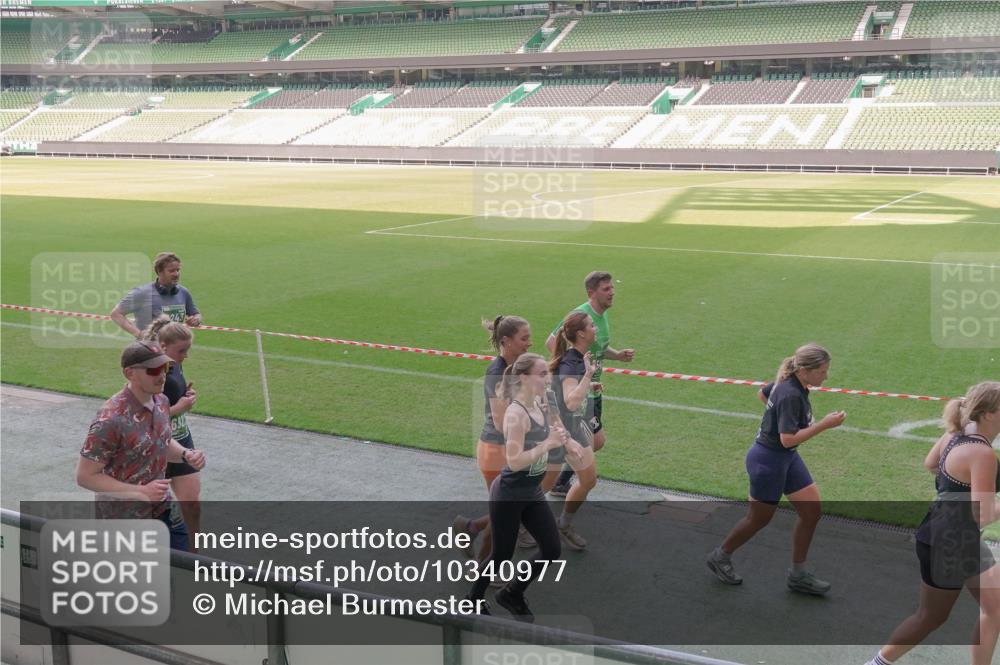 13.09.2026 - 21. swb-Marathon Bremen Michael Burmester http://msf.ph/oto/10340977 13.09.2026 13:22:11 Laufen im Stadion 128, 160, 211, 258, 343, 351, 423, 441, 571, 601, 620, 782, 851, 1060, 1094, 1157, 1158, 1177, 1259, 1316, 1344, 1417, 1439, 1518, 1657, 1669, 1676, 1691, 1729, 1808, 1846, 1883, 2139, 2201, 2213, 2258, 2278, 2290, 2414, 2504, 2526, 2551, 2619, 2632, 2652, 2660, 2685, 2711, 2736, 2828, 2954, 2964, 2995, 3004, 3010, 3022, 3034, 3070, 3074, 3144, 3225, 3351, 3530, 3682, 3784, 4020, 4054, 4406, 4407, 4431, 4584, 1506 meine-sportfotos.de