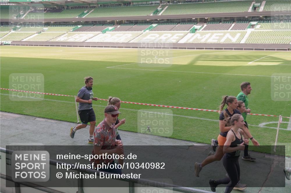 13.09.2026 - 21. swb-Marathon Bremen Michael Burmester http://msf.ph/oto/10340982 13.09.2026 13:22:12 Laufen im Stadion 128, 160, 211, 258, 343, 351, 423, 441, 571, 601, 620, 782, 851, 1060, 1094, 1157, 1158, 1177, 1178, 1259, 1316, 1344, 1417, 1518, 1657, 1669, 1676, 1691, 1729, 1788, 1808, 1846, 1883, 2139, 2201, 2213, 2258, 2290, 2414, 2504, 2526, 2551, 2619, 2632, 2652, 2660, 2685, 2711, 2736, 2828, 2954, 2964, 2995, 3004, 3010, 3022, 3034, 3070, 3074, 3144, 3225, 3351, 3530, 3682, 3784, 4020, 4054, 4406, 4407, 4431, 4584, 1506 meine-sportfotos.de