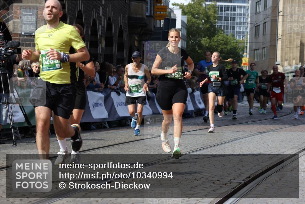13.09.2026 - 21. swb-Marathon Bremen Strokosch-Dieckow http://msf.ph/oto/10340994 13.09.2026 13:26:41 Ziel 1368, 1649, 2434, 2658, 3603, 3983, 4723, 5747, 5906, 5934, 5992, 6230, 6639, 7626, 8817, 13195, 531, 946, 2089, 3076, 3302, 3510, 3852, 3893, 4441, 4598, 4919, 5054, 5937, 5943, 6314, 6455, 6580, 7246, 7317, 8112, 8303, 9551, 13097 meine-sportfotos.de