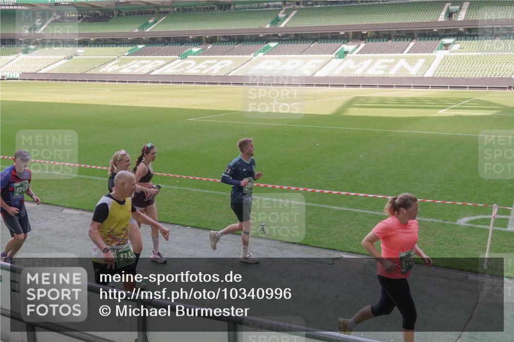 13.09.2026 - 21. swb-Marathon Bremen Michael Burmester http://msf.ph/oto/10340996 13.09.2026 13:22:14 Laufen im Stadion 128, 160, 211, 258, 343, 351, 423, 441, 571, 601, 620, 782, 851, 1060, 1094, 1157, 1158, 1177, 1178, 1259, 1316, 1344, 1417, 1518, 1657, 1669, 1676, 1691, 1729, 1788, 1808, 1846, 1883, 2139, 2201, 2213, 2258, 2290, 2414, 2504, 2526, 2551, 2619, 2632, 2652, 2660, 2685, 2711, 2736, 2828, 2954, 2964, 2995, 3010, 3022, 3034, 3070, 3074, 3144, 3225, 3351, 3505, 3530, 3682, 3784, 4020, 4054, 4406, 4407, 4431, 4584, 1506 meine-sportfotos.de