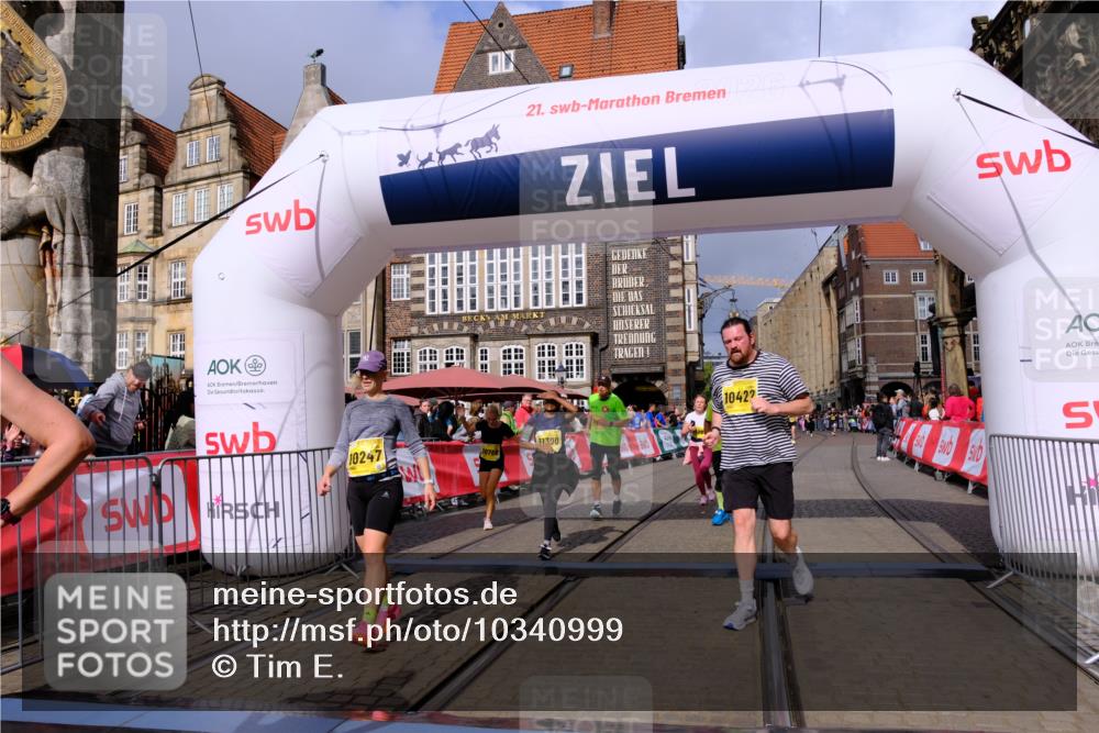 13.09.2026 - 21. swb-Marathon Bremen Tim E. http://msf.ph/oto/10340999 13.09.2026 11:10:49 Ziel 10002, 10169, 10247, 10361, 10422, 10706, 10719, 10768, 10791, 10890, 11080, 11283, 11298, 11300, 11309, 11583, 11736, 11957, 11982, 12183, 12227, 12454, 12550 meine-sportfotos.de